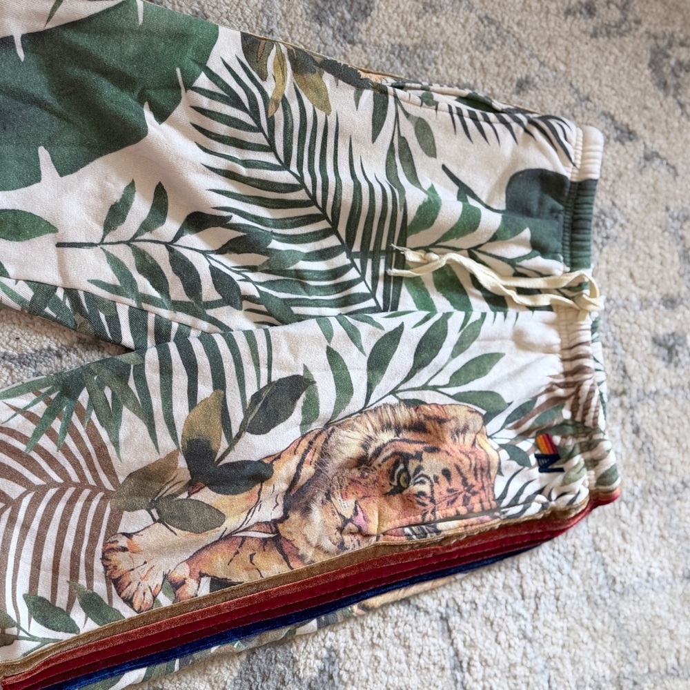 Aviator Nation Jungle Tiger Men Shorts - Picture 4 of 7